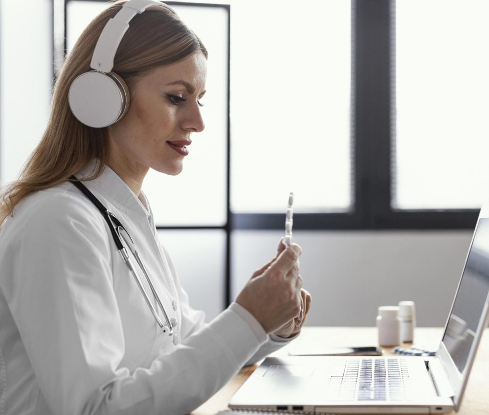 medium-shot-doctor-talking-patient